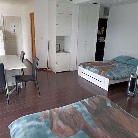 Studio Independant 40M² Avec Jardin Prive 欧特维尔－隆普内斯 外观 照片